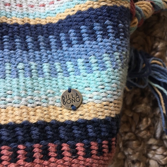 Hobo bag perfect on the go! - Picture 2 of 3